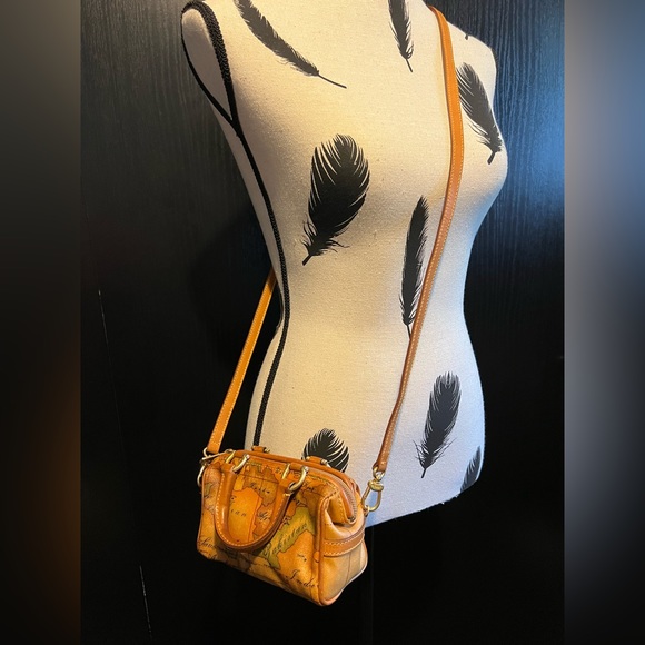 Alviero Martini sling or handbag - Picture 2 of 13